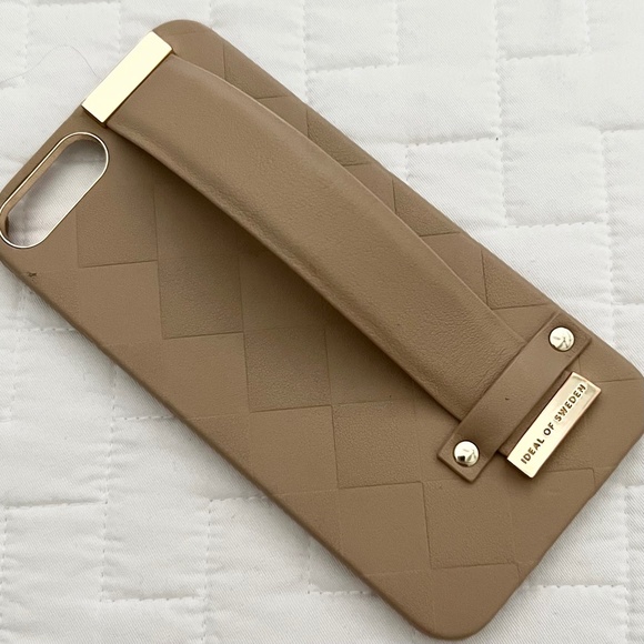 IDEAL OF SWEDEN Statement Case iPhone 8Plus Braided Light Camel, Strap Handle - Picture 5 of 10